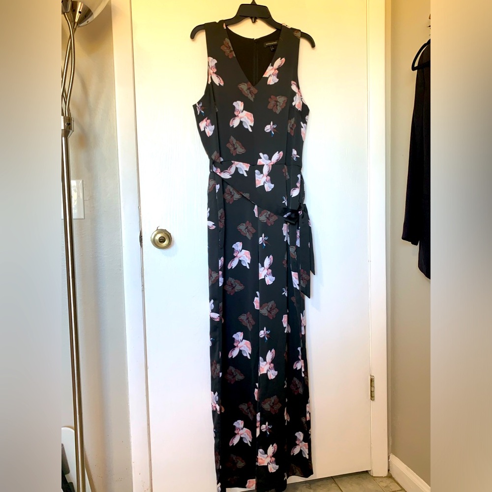 Banana republic floral romper new no tags navy blue front pocket size 12